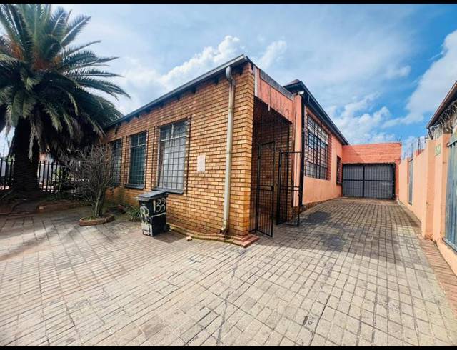 11 BEDROOM HOUSE FOR SALE IN BRIXTON